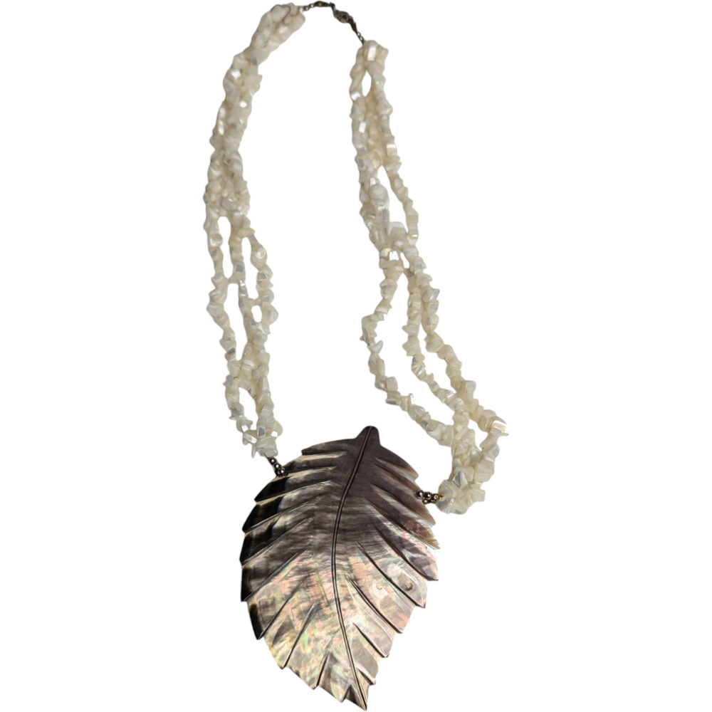 Mother of Pearl Shell Leaf Pendant Necklace‎ Multi Strand Chip Bead Statement